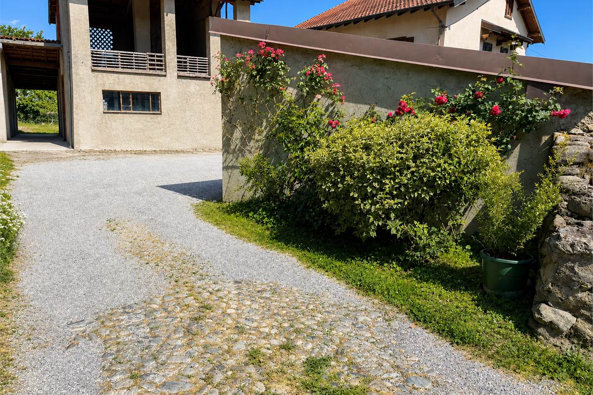 Capiago Intimiano zona verde - Cascina Pelada RUSTICO E TERRENO