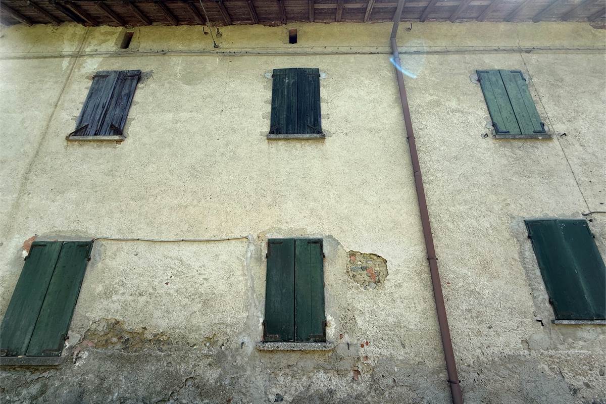 Capiago Intimiano zona verde - Cascina Pelada RUSTICO E TERRENO
