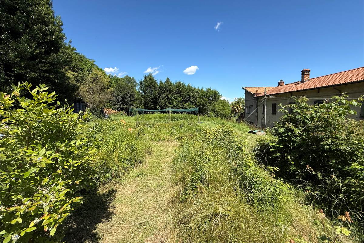 Capiago Intimiano zona verde - Cascina Pelada RUSTICO E TERRENO
