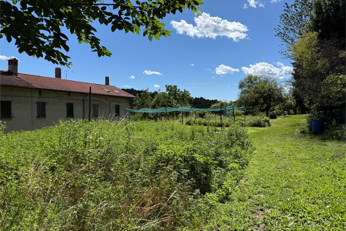 Capiago Intimiano zona verde - Cascina Pelada RUSTICO E TERRENO