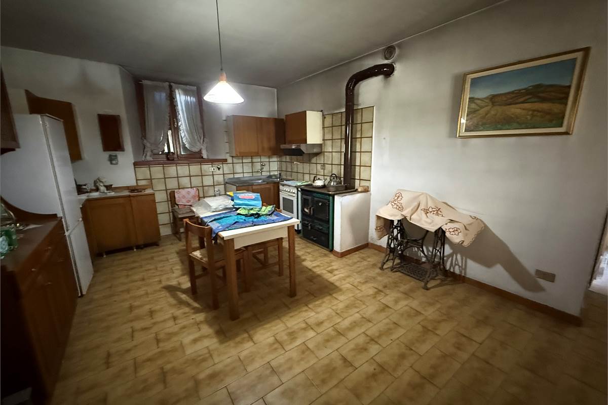 Capiago Intimiano zona verde - Cascina Pelada RUSTICO E TERRENO