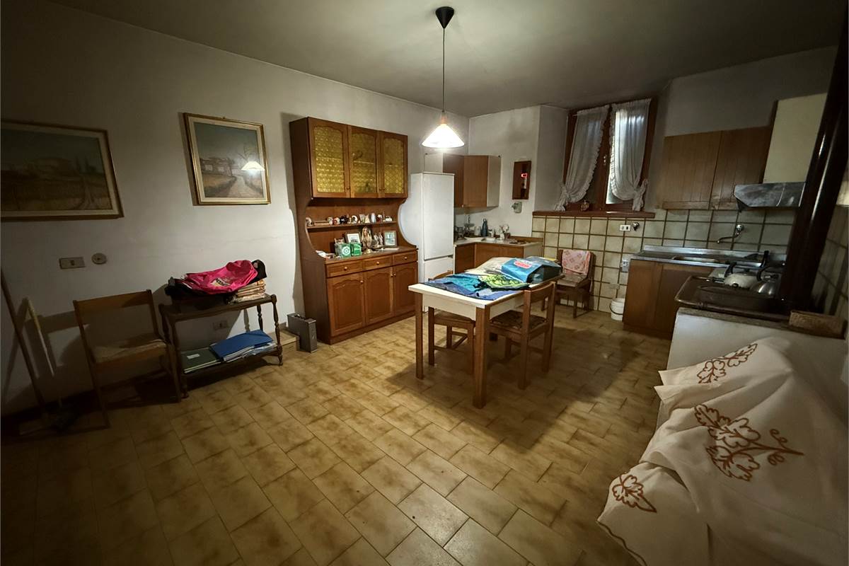 Capiago Intimiano zona verde - Cascina Pelada RUSTICO E TERRENO