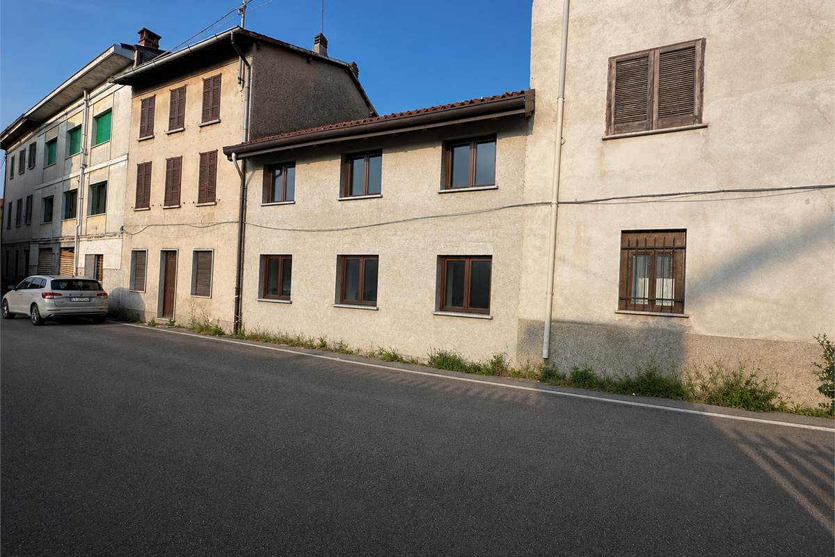LOMAZZO MANERA NUOVO BILOCALE IN CORTE 