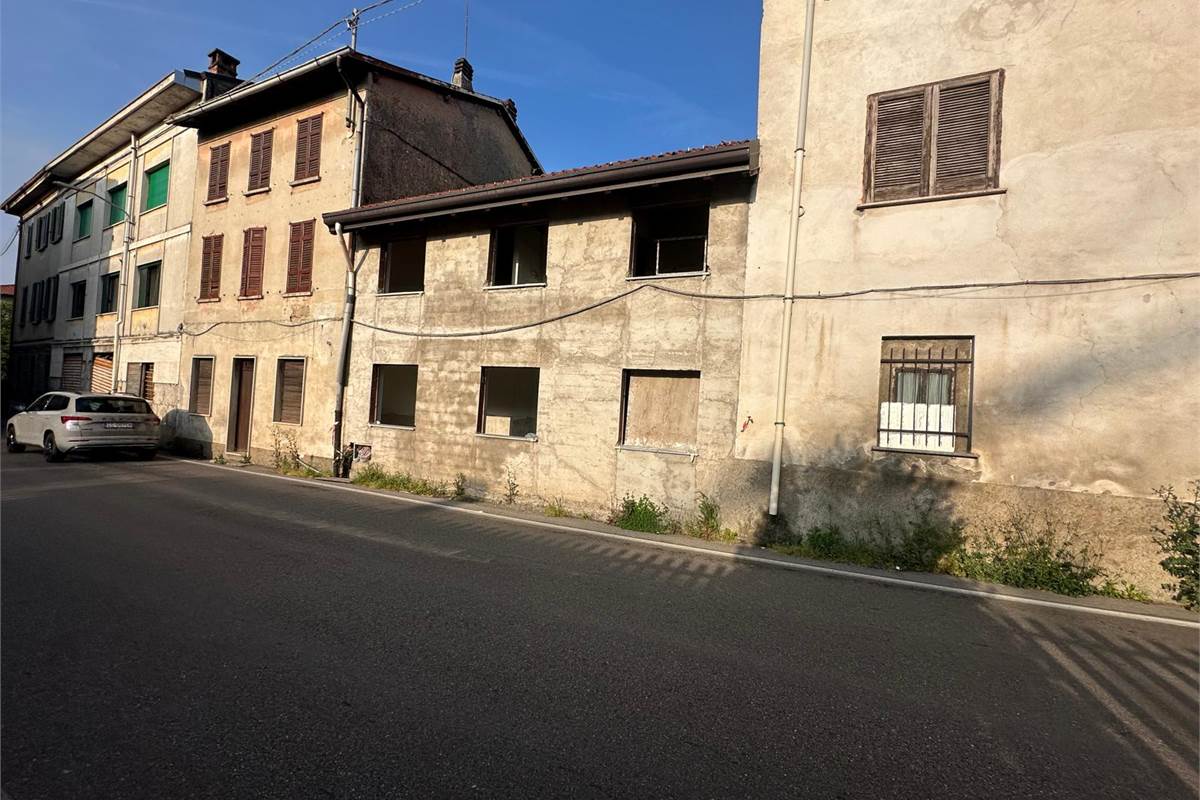 LOMAZZO MANERA NUOVO BILOCALE IN CORTE 