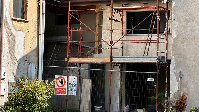 LOMAZZO MANERA NUOVO BILOCALE IN CORTE 