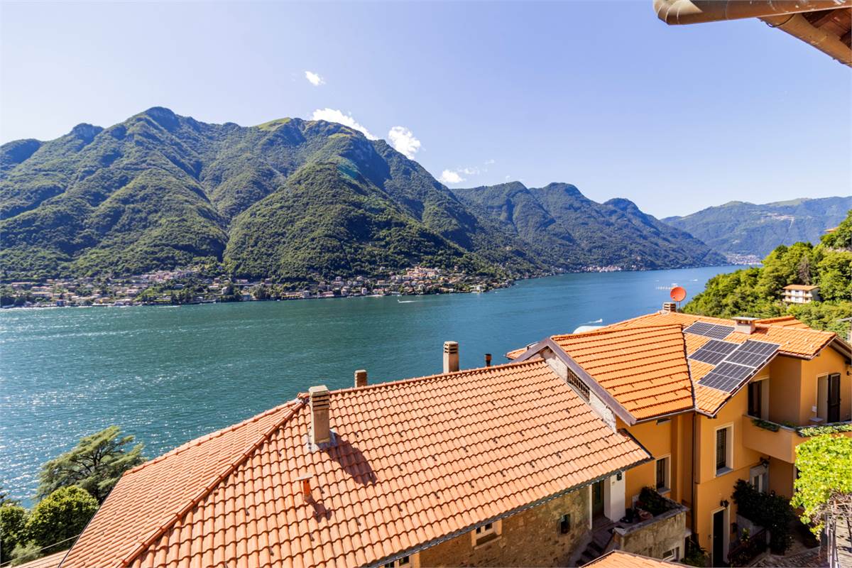 POGNANA LARIO - AFFASCINANTE PORZIONE DI CASA CON VISTA LAGO TERRAZZI E DEPANDANCE