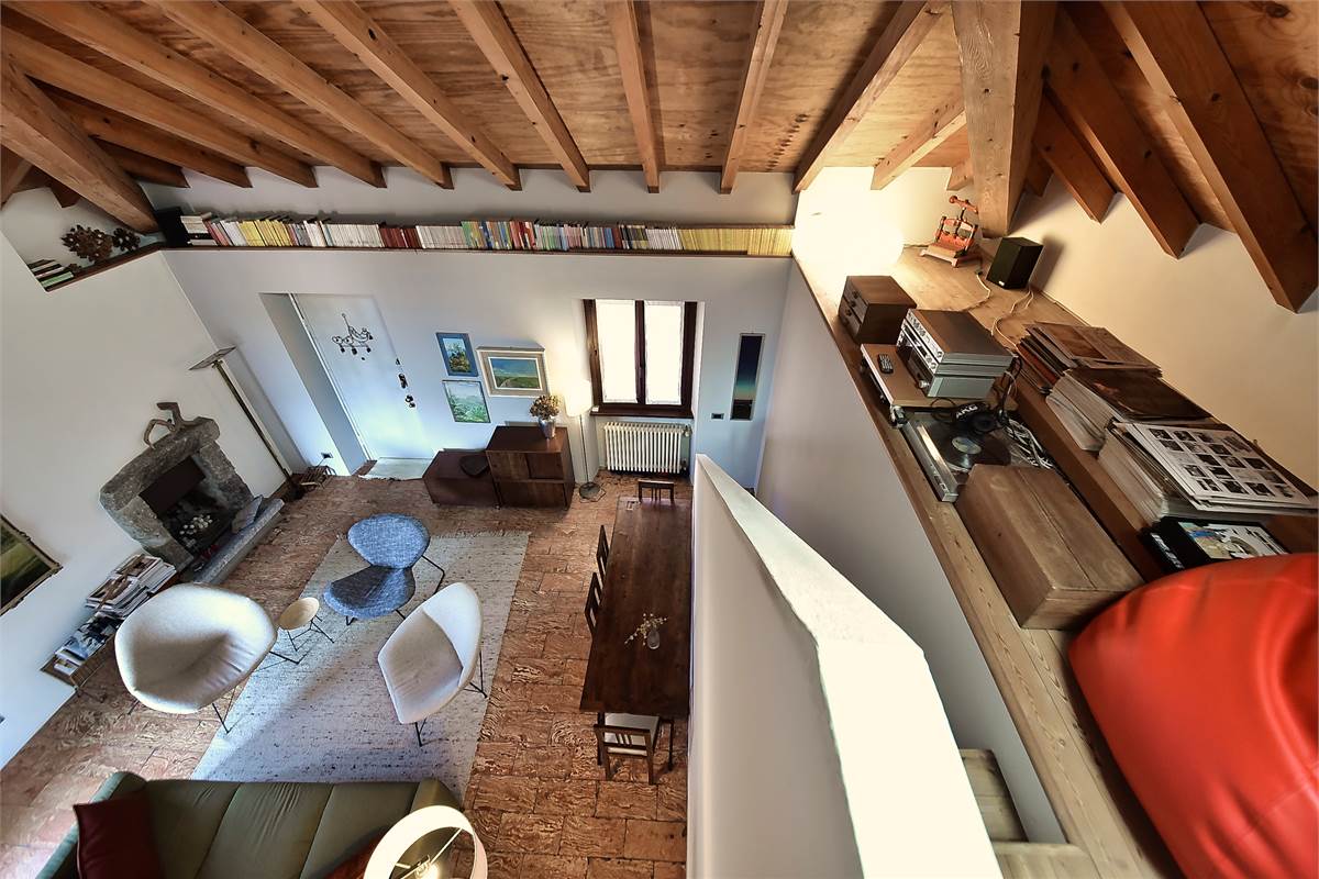 POGNANA LARIO - AFFASCINANTE PORZIONE DI CASA CON VISTA LAGO TERRAZZI E DEPANDANCE