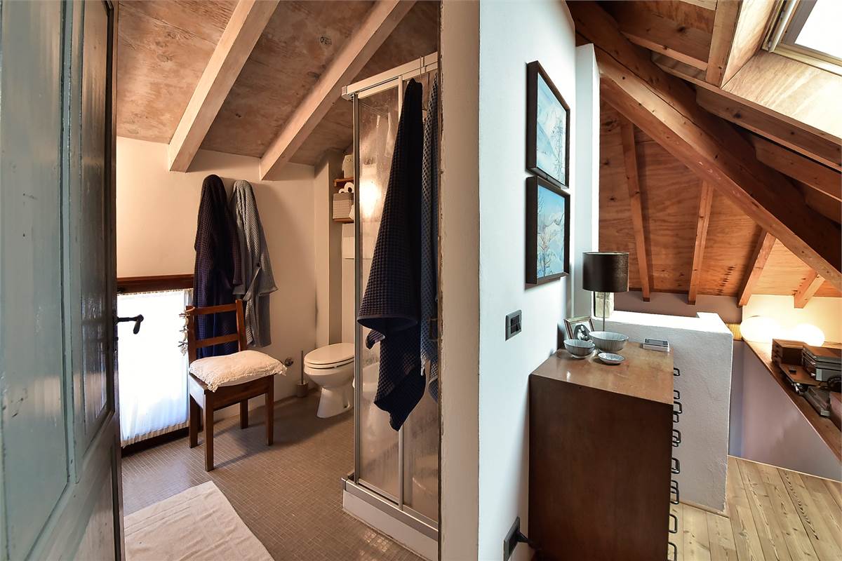 POGNANA LARIO - AFFASCINANTE PORZIONE DI CASA CON VISTA LAGO TERRAZZI E DEPANDANCE