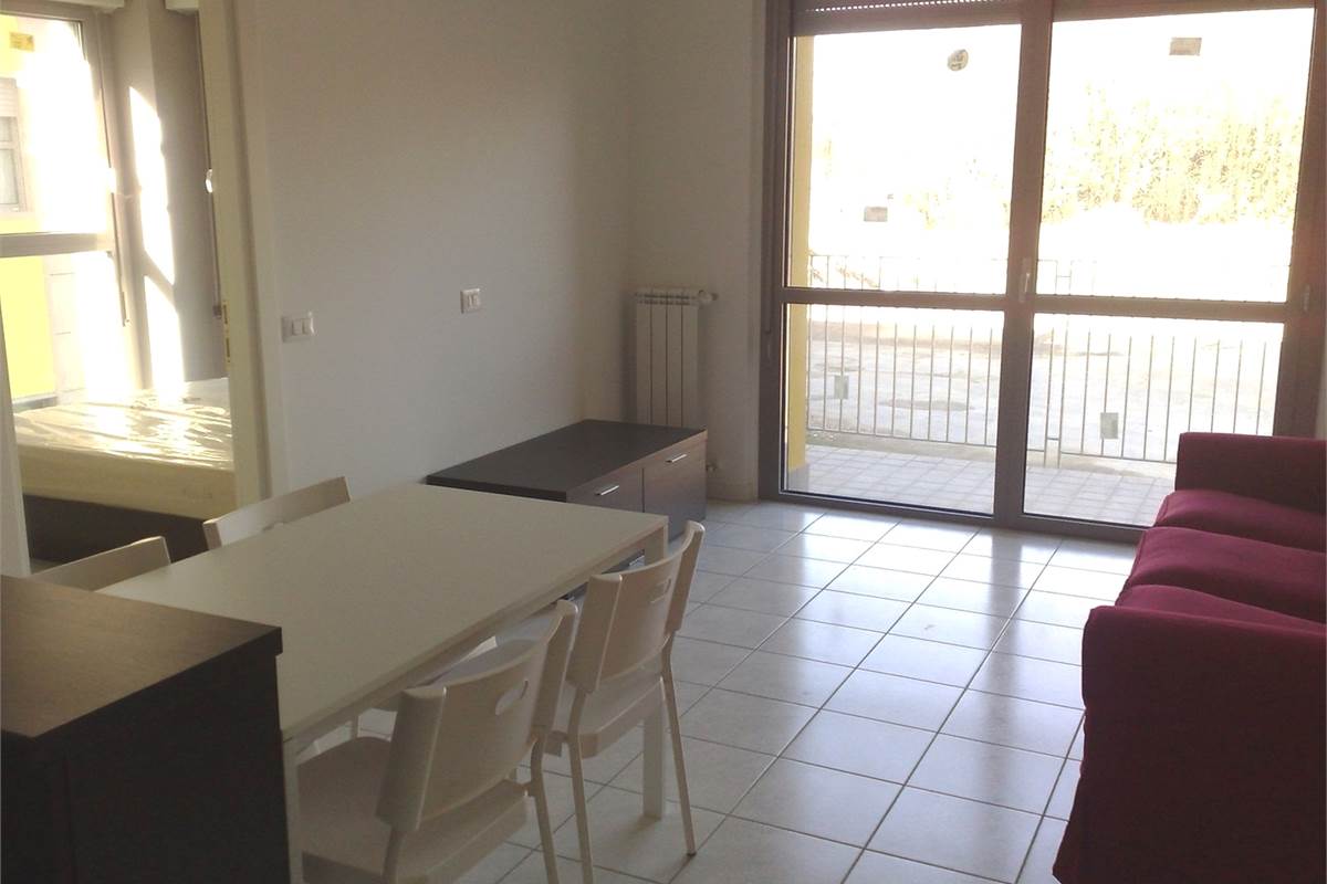 COMO BILOCALE CON BALCONE E BOX