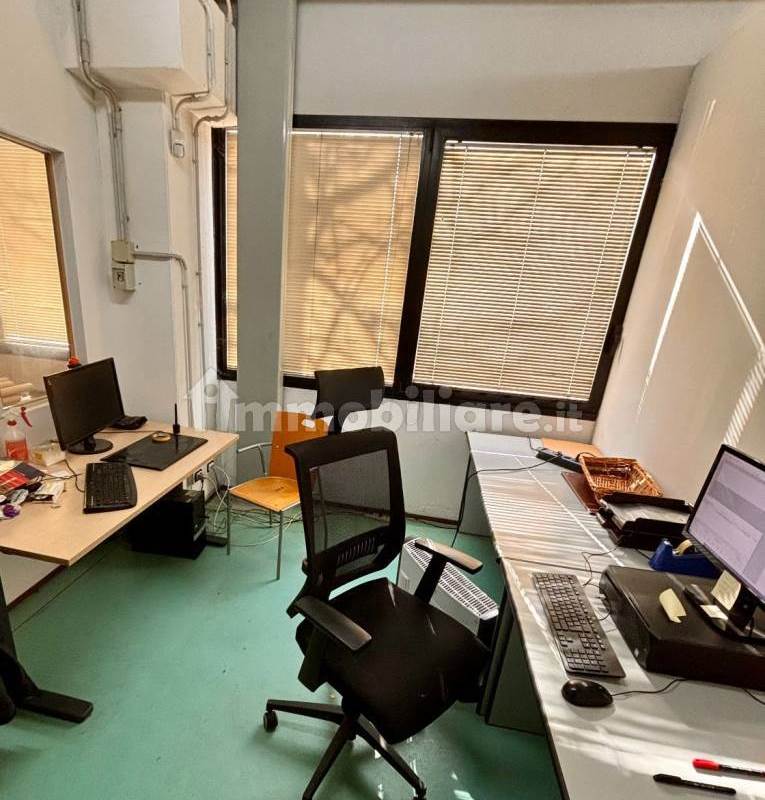 produttivo con uffici in vendita