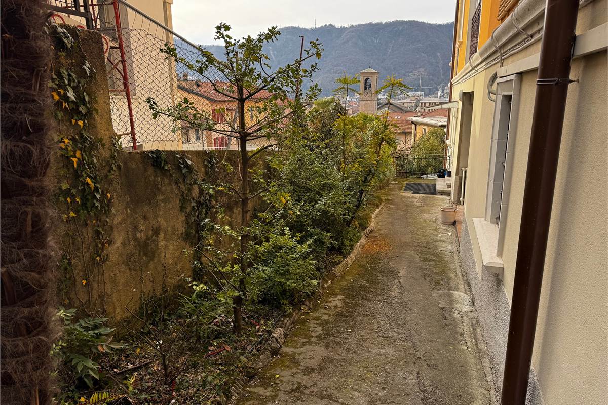 Ampio appartamento in vendita