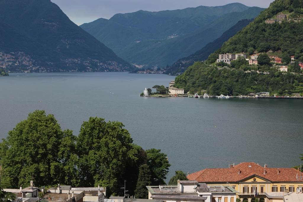 signorile bilocale vista lago