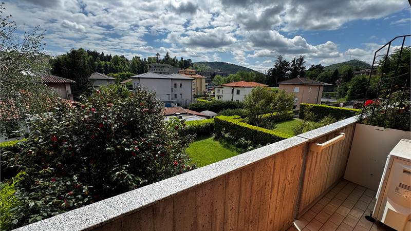 Como Lora Signorile quadrilocale