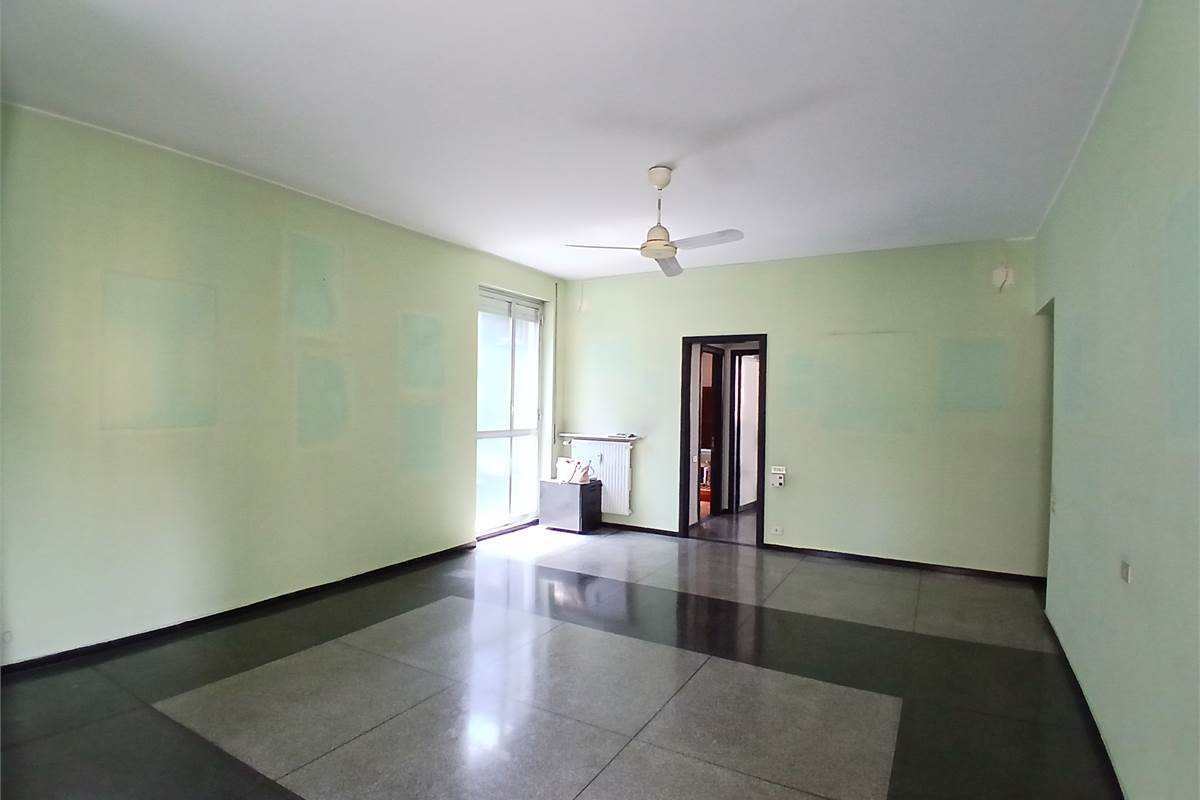 Como Borghi Trilocale Doppi Servizi Terrazzini