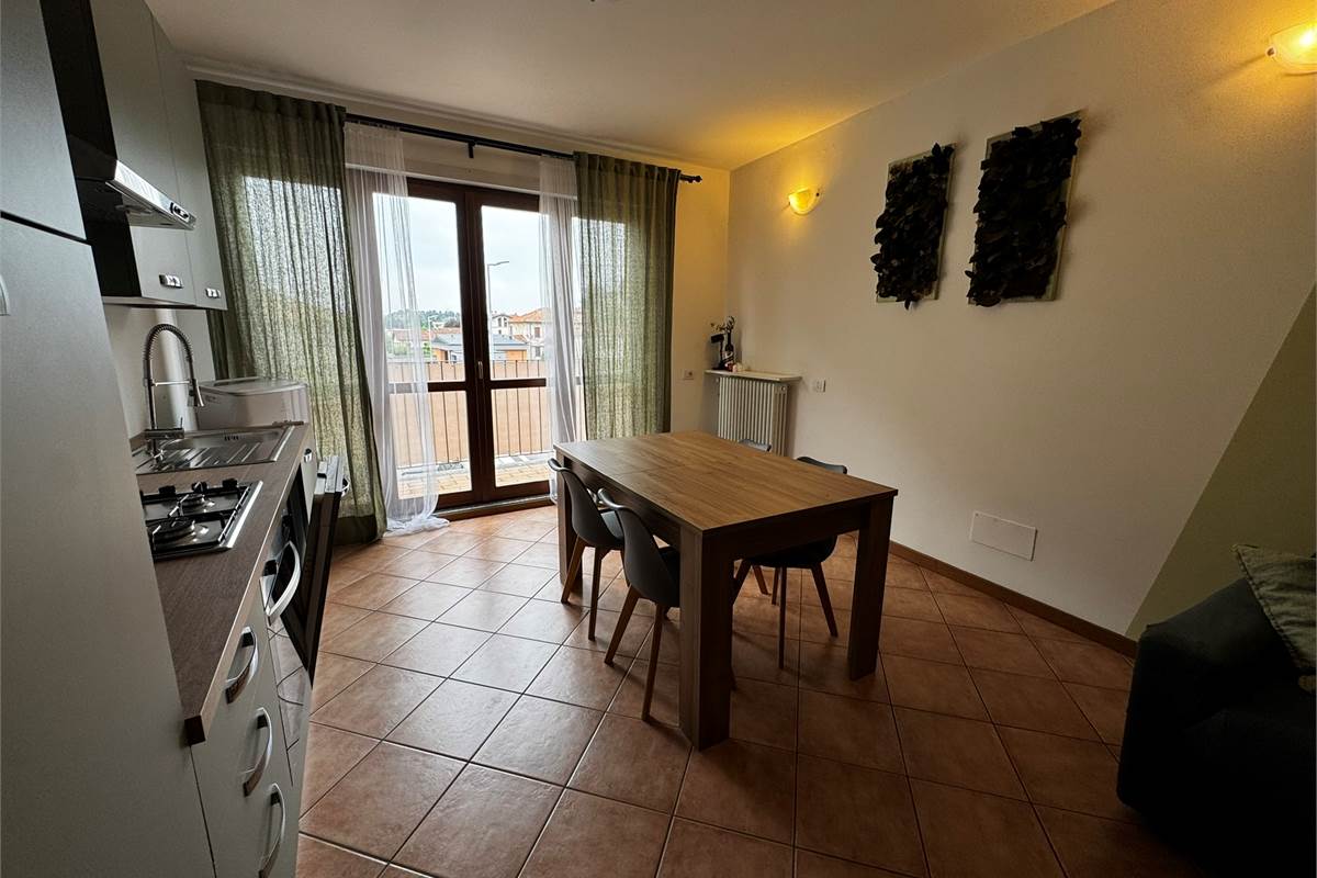 Monolocale con balcone e posto auto