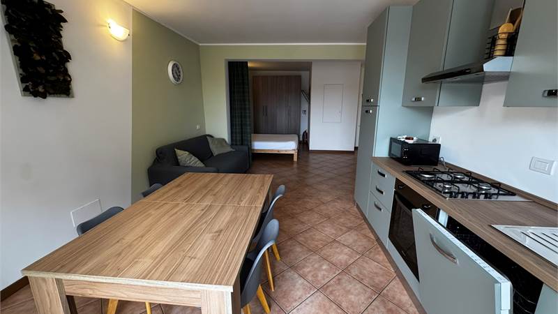 Monolocale con balcone e posto auto