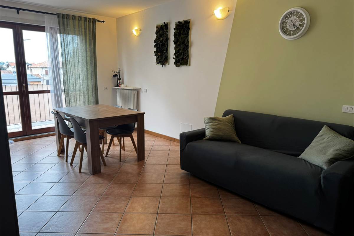 Monolocale con balcone e posto auto