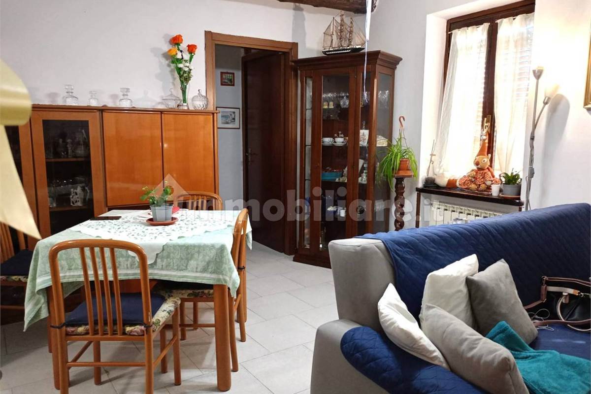 4 o più locali In Vendita a Lurate Caccivio