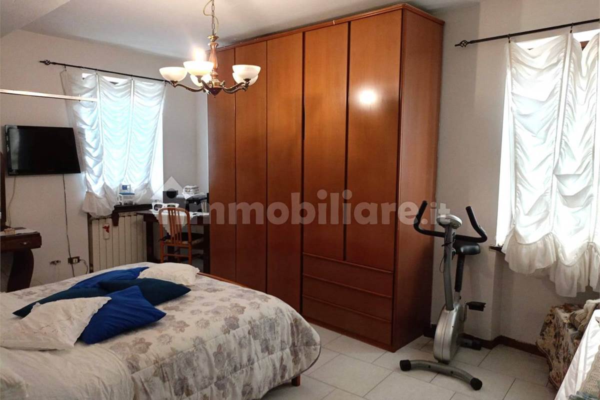4 o più locali In Vendita a Lurate Caccivio