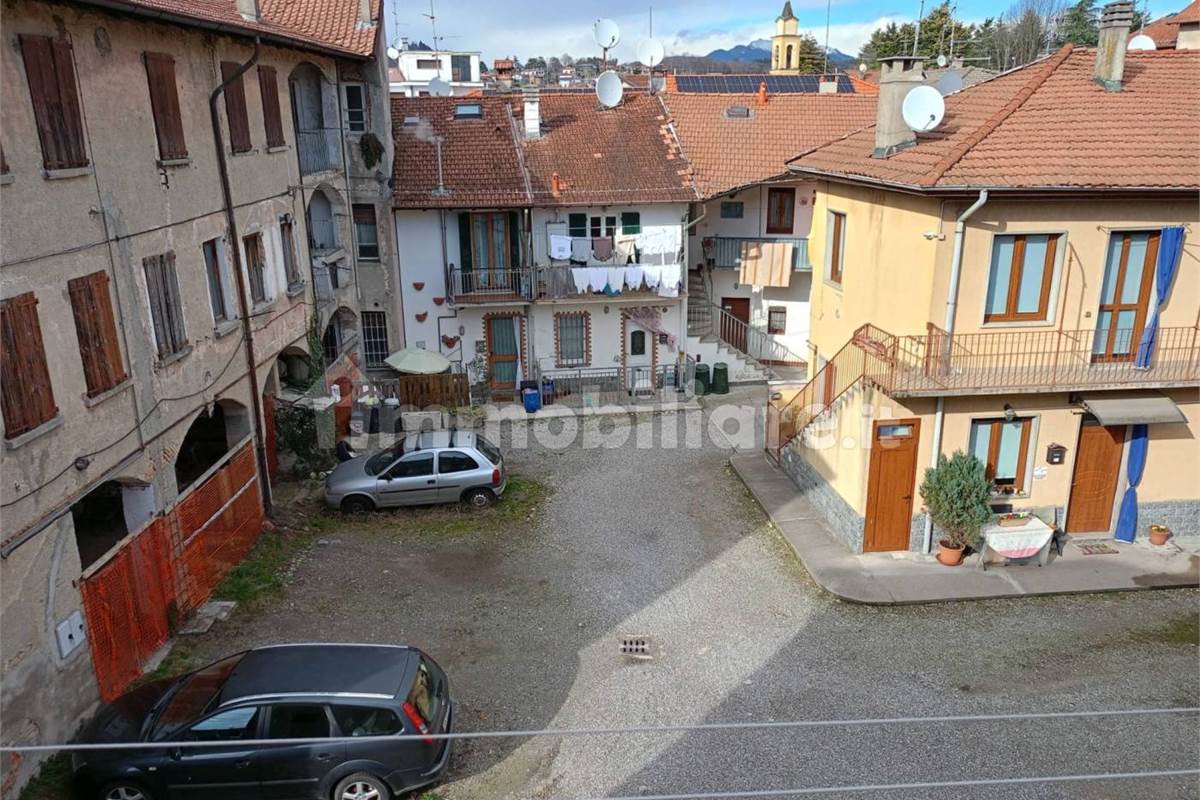 4 o più locali In Vendita a Lurate Caccivio