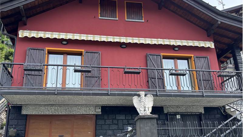 Casa singola In Vendita a Dizzasco
