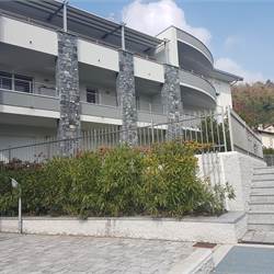 BILOCALE IN BIZZARONE VICINANZE CONFINE SVIZZERO