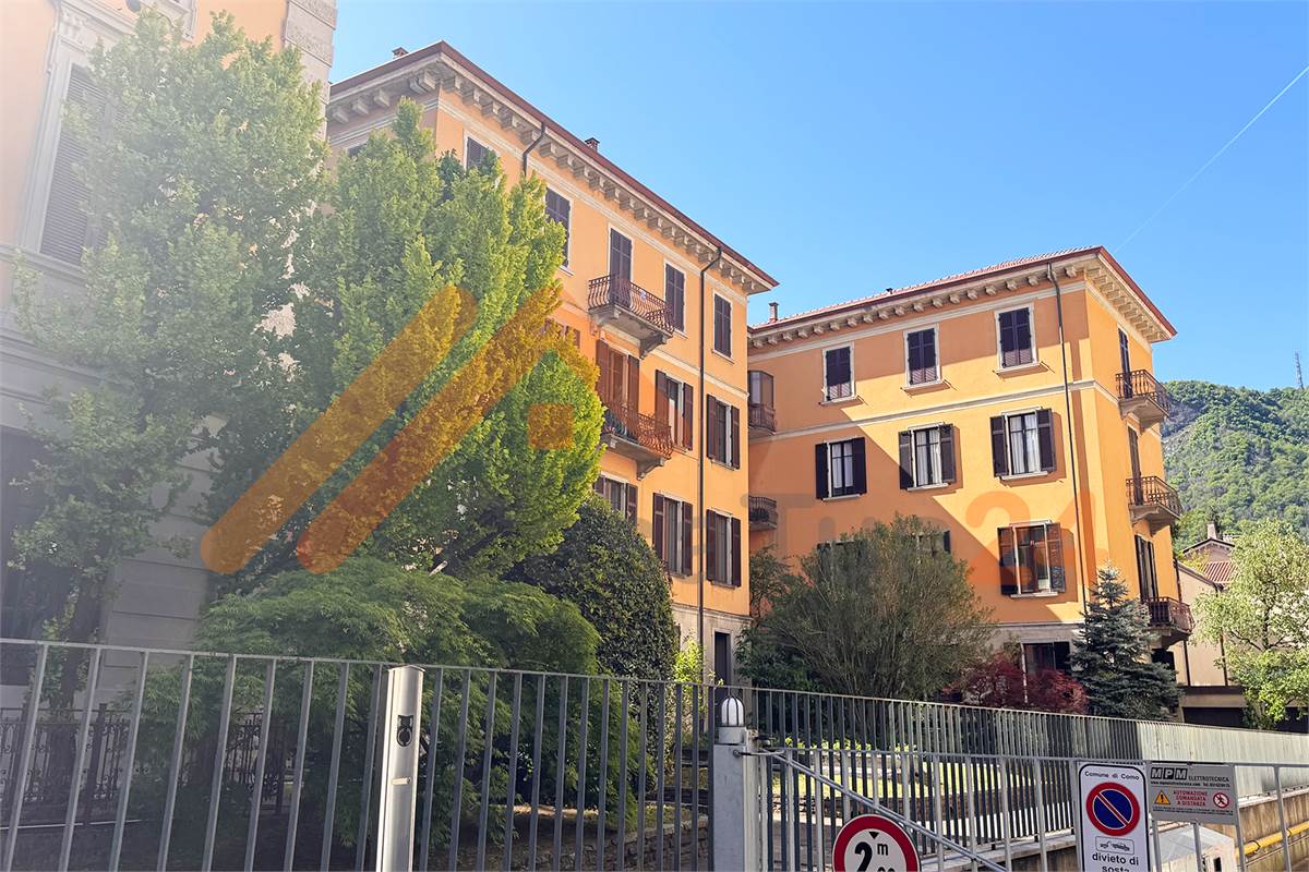 Attico in città murata con posto auto di proprietà