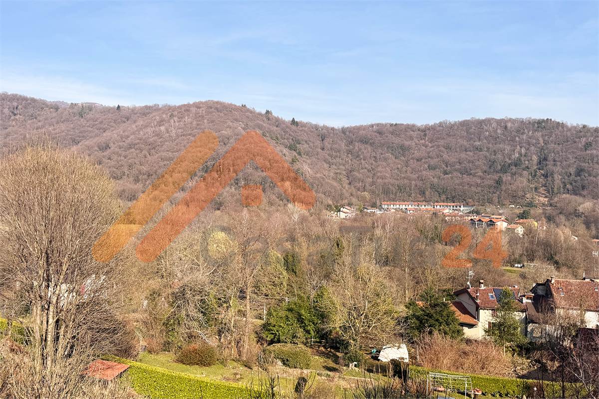 Attico bilocale in vendita con terrazza e vista panoramica