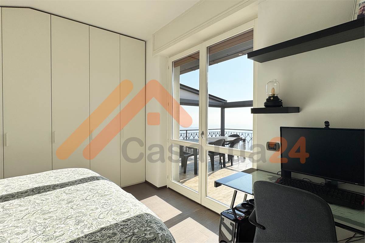 Attico bilocale in vendita con terrazza e vista panoramica