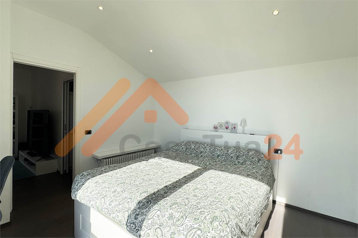 Attico bilocale in vendita con terrazza e vista panoramica