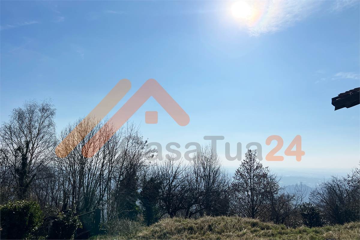 Attico bilocale in vendita con terrazza e vista panoramica