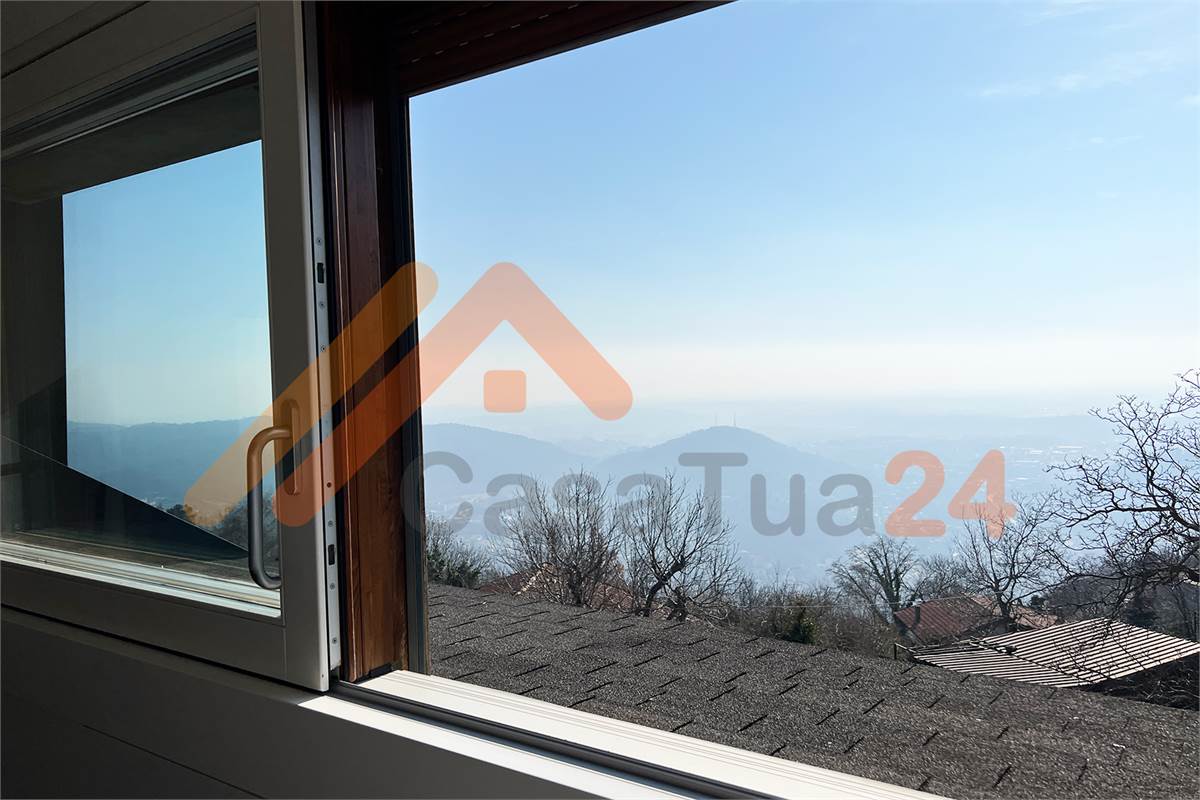 Attico bilocale in vendita con terrazza e vista panoramica