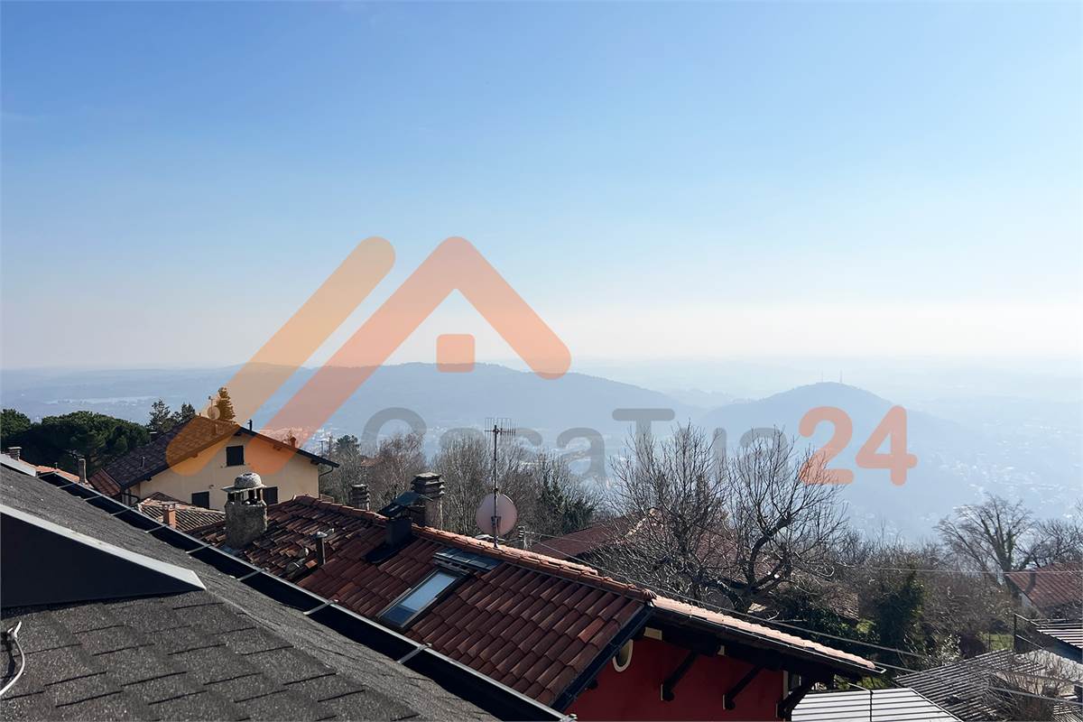 Attico bilocale in vendita con terrazza e vista panoramica