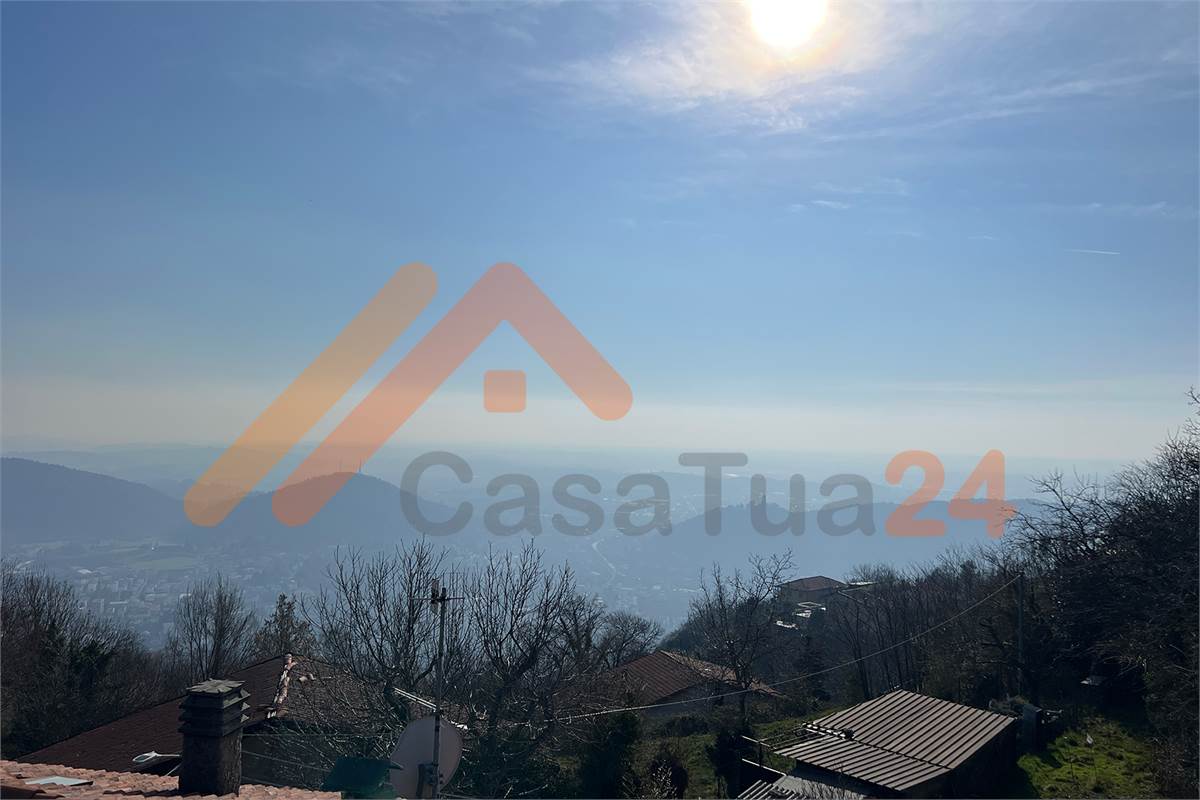 Attico bilocale in vendita con terrazza e vista panoramica