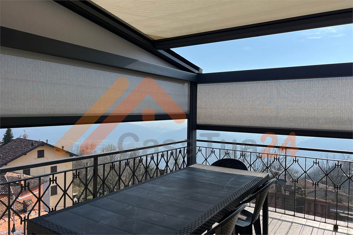 Attico bilocale in vendita con terrazza e vista panoramica