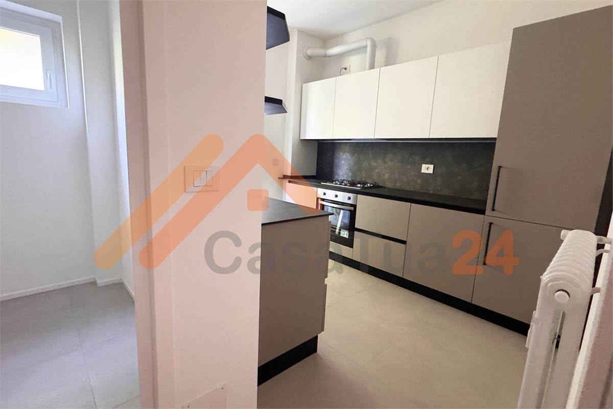QUADRILOCALE IN AFFITTO CON BOX E CANTINA 