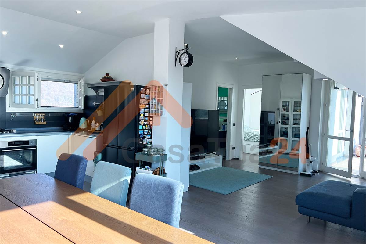 Attico bilocale in vendita con terrazza e vista panoramica