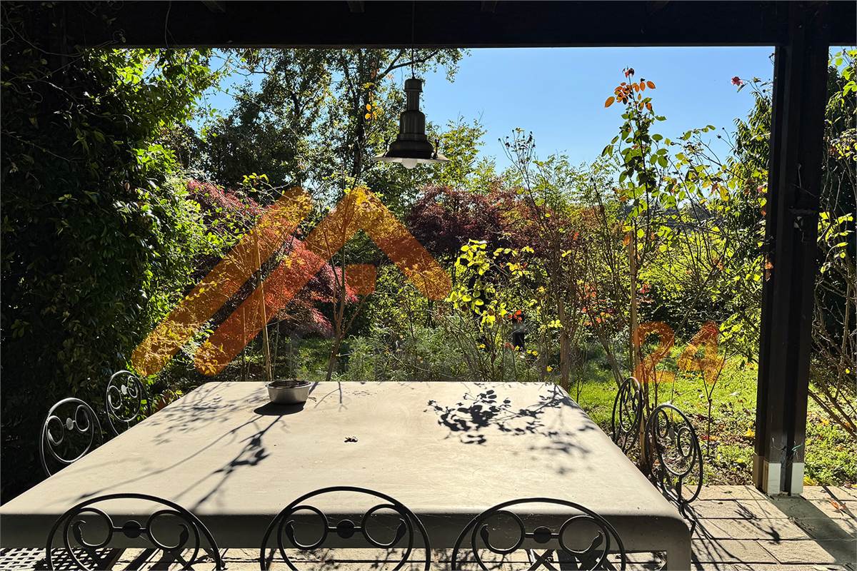 Villa singola immersa nel verde