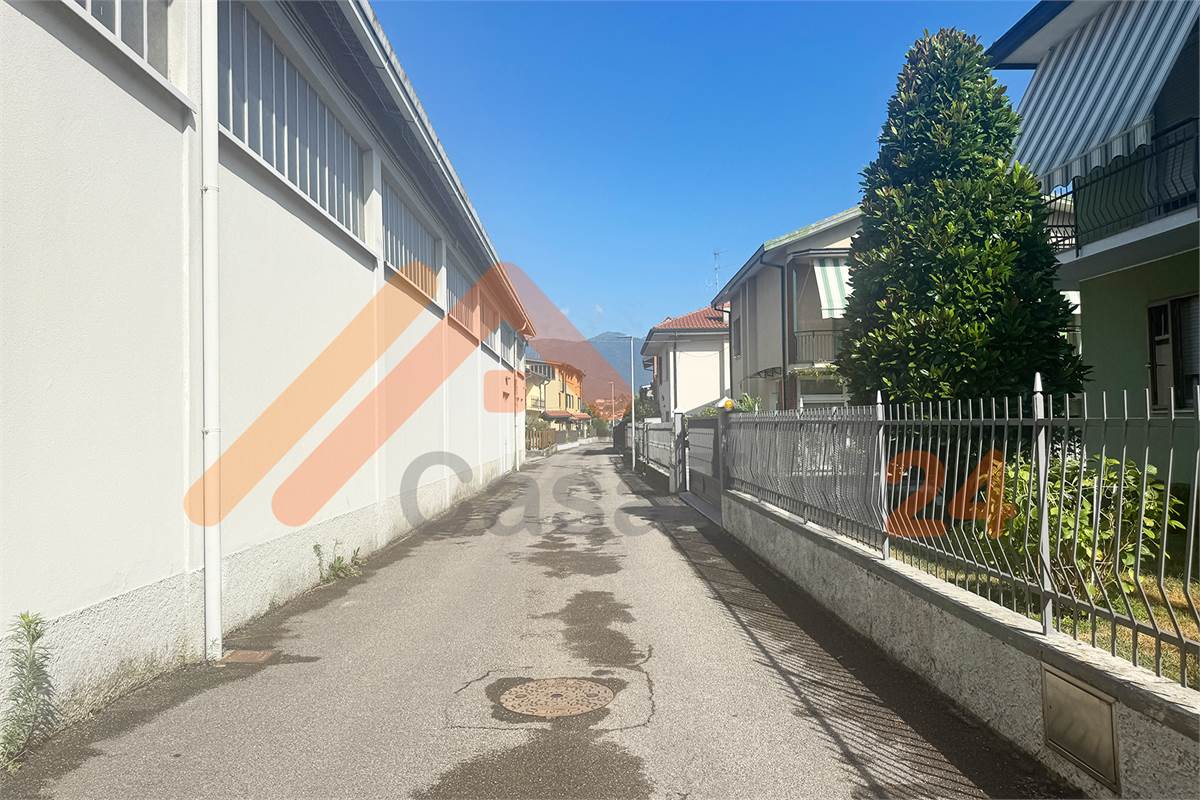 TRILOCALE IN AFFITTO ARREDATO.