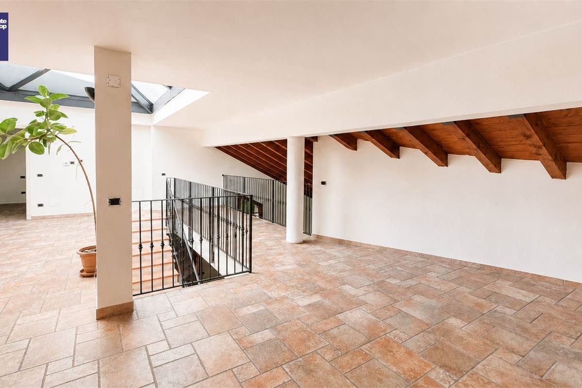Villa di Lusso in Carimate 