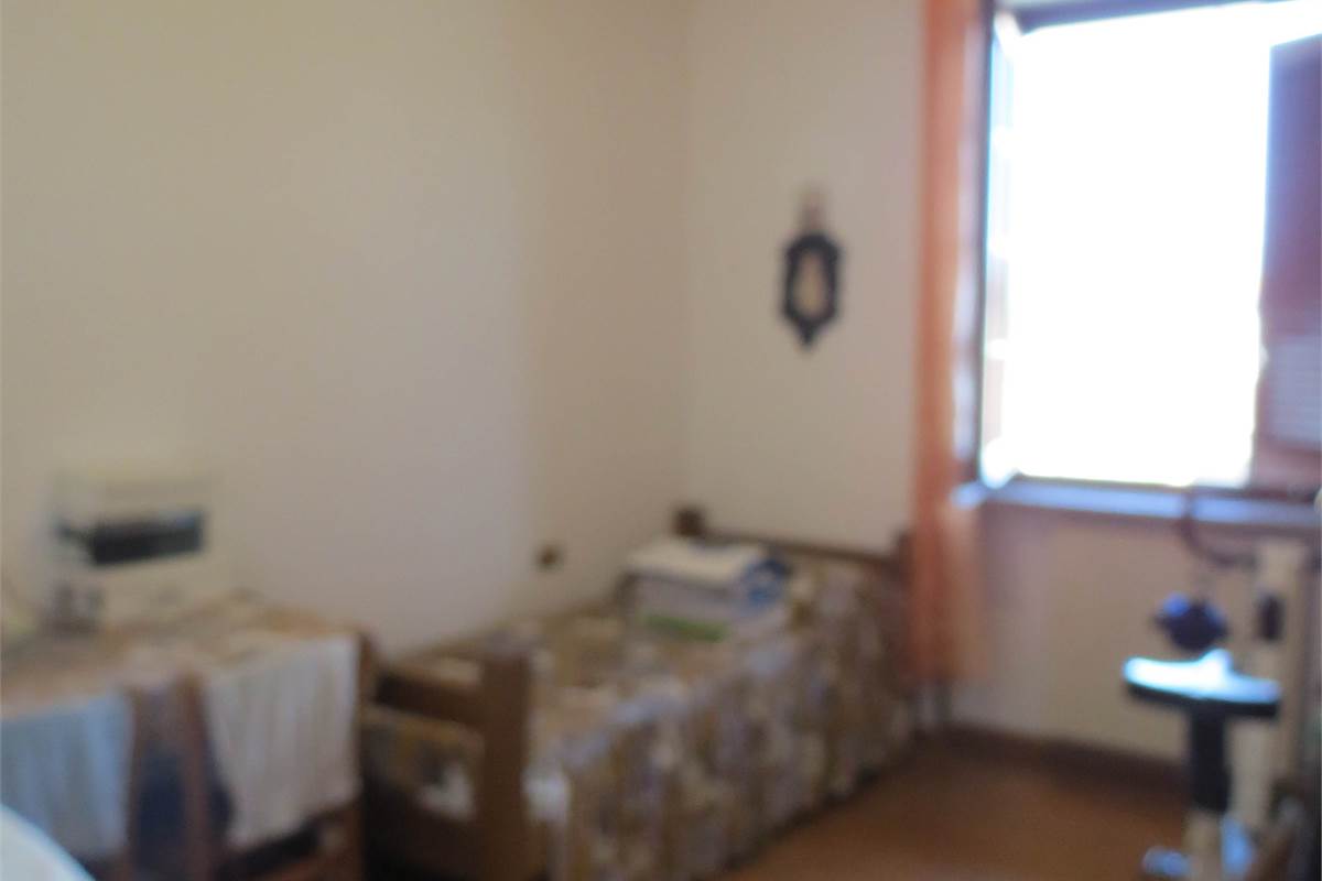 VENDITA VILLA BIFAMILIARE CON GIARDINO