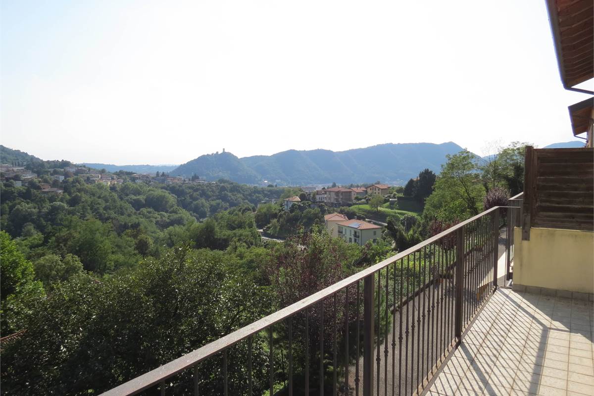 FAVOLOSA VILLA INDIPENDENTE CON VISTA