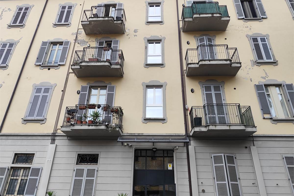 Bilocale arredato in affitto in zona centrale e servita a Como