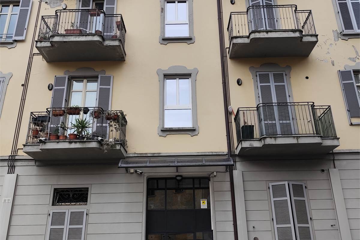 Bilocale arredato in affitto in zona centrale e servita a Como