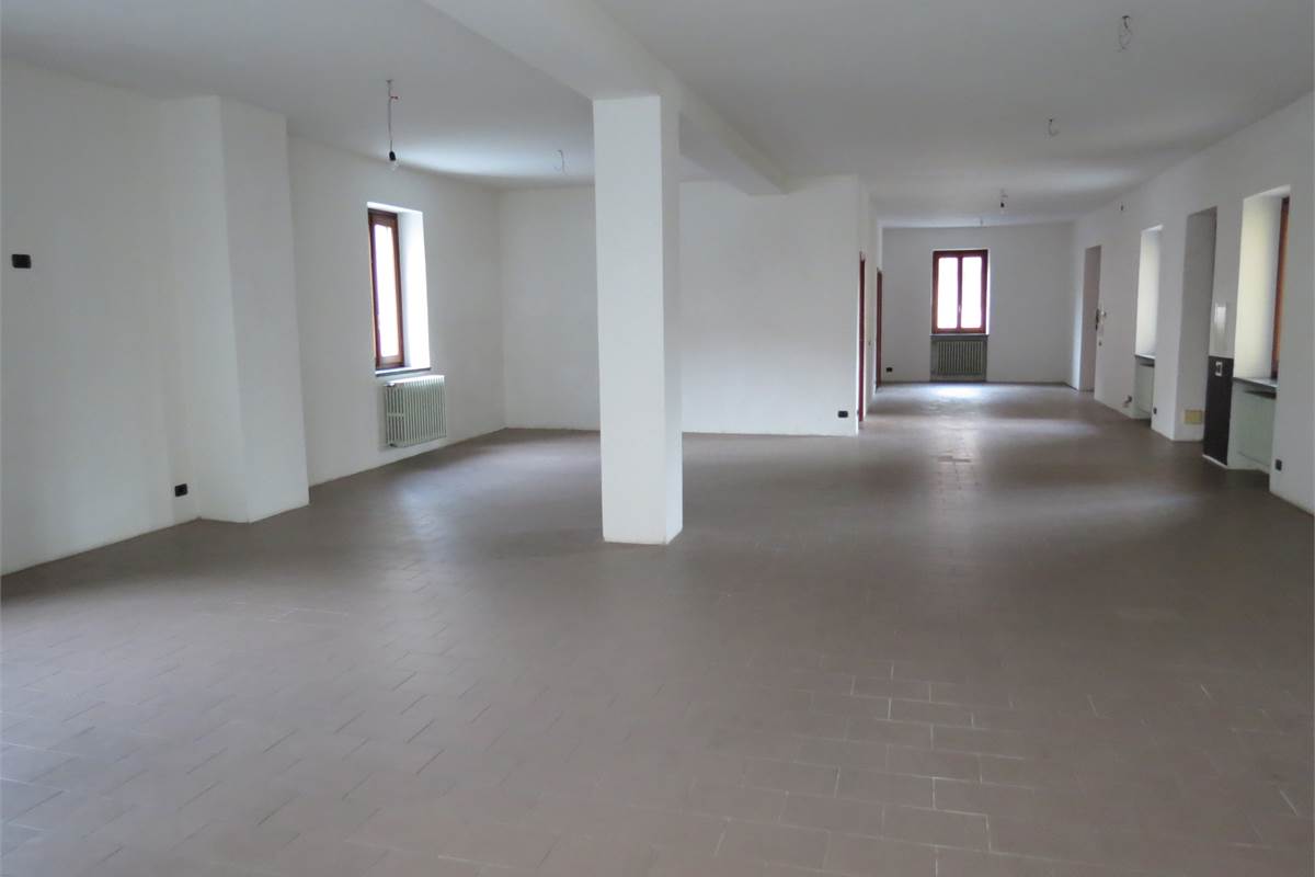 Ottimo negozio/ufficio con ampio open-space