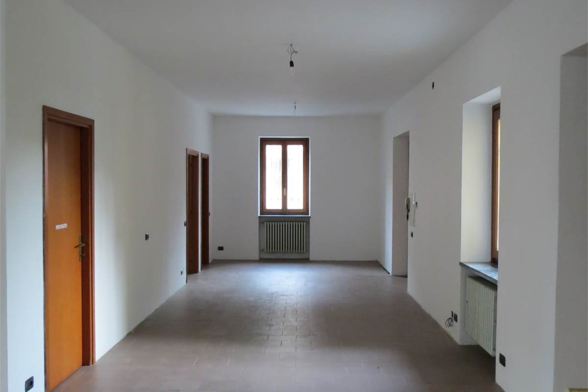 Ottimo negozio/ufficio con ampio open-space