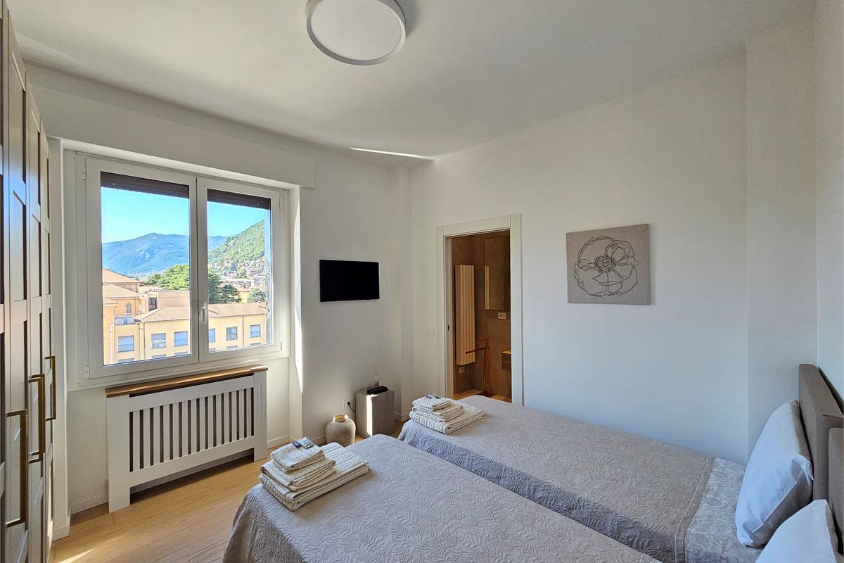 Splendido quadrilocale finemente arredato - Como