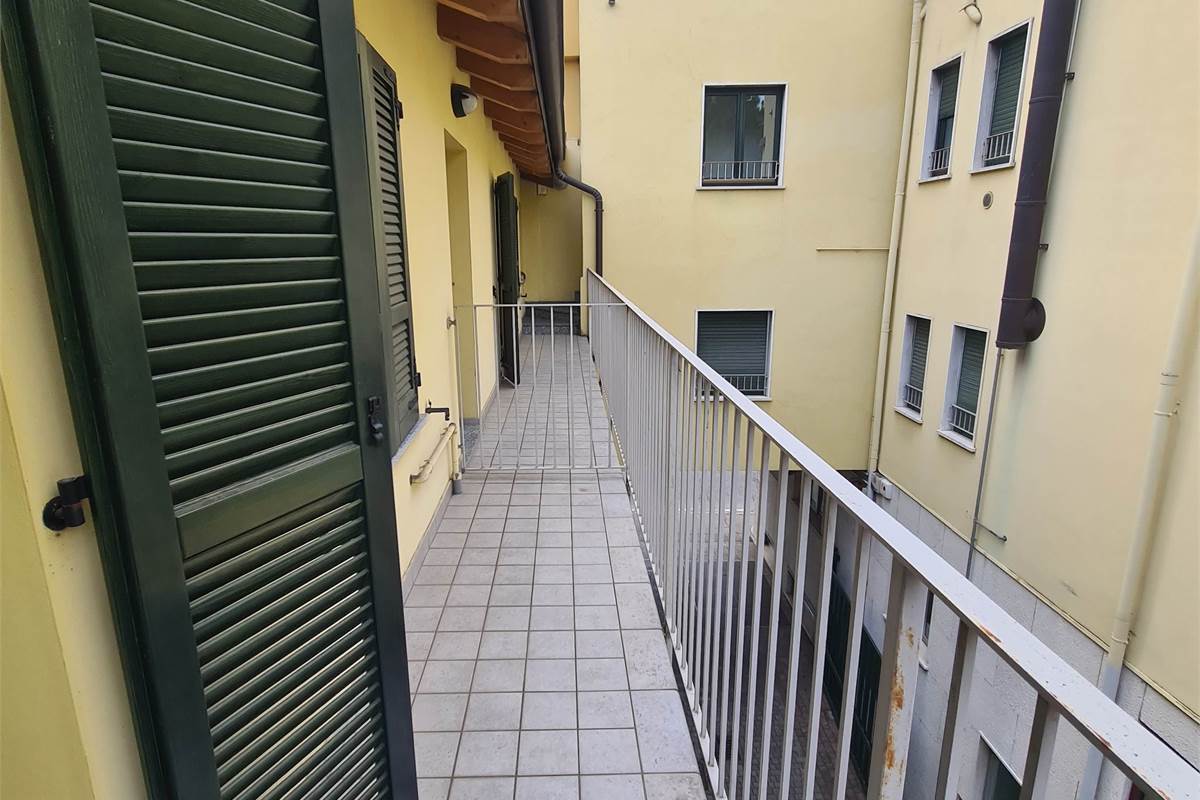 Ottimo bilocale completamente arredato con balconata - Fino Mornasco