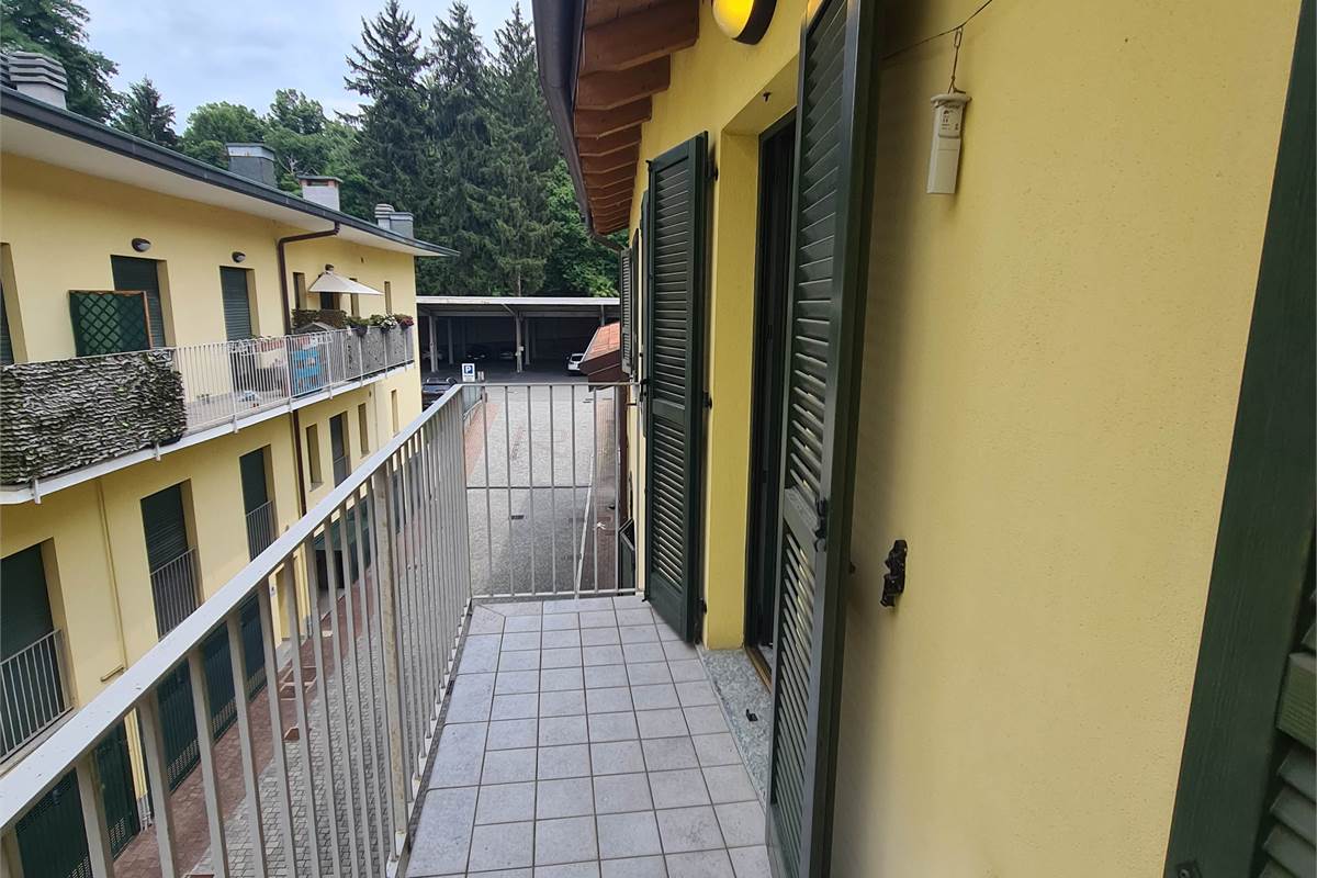 Ottimo bilocale completamente arredato con balconata - Fino Mornasco