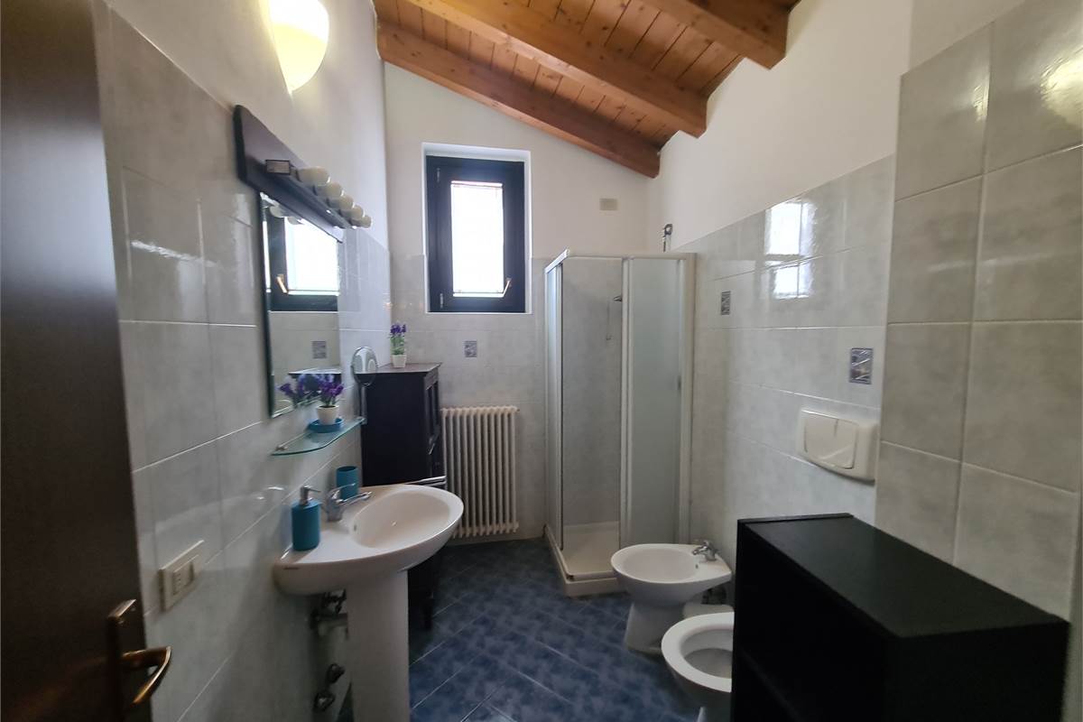 Ottimo bilocale completamente arredato con balconata - Fino Mornasco
